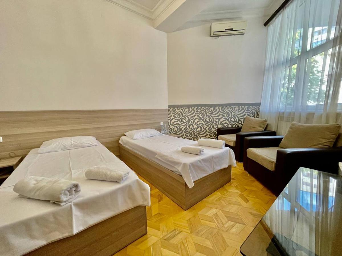 Olive Hotel Yerevan Bagian luar foto