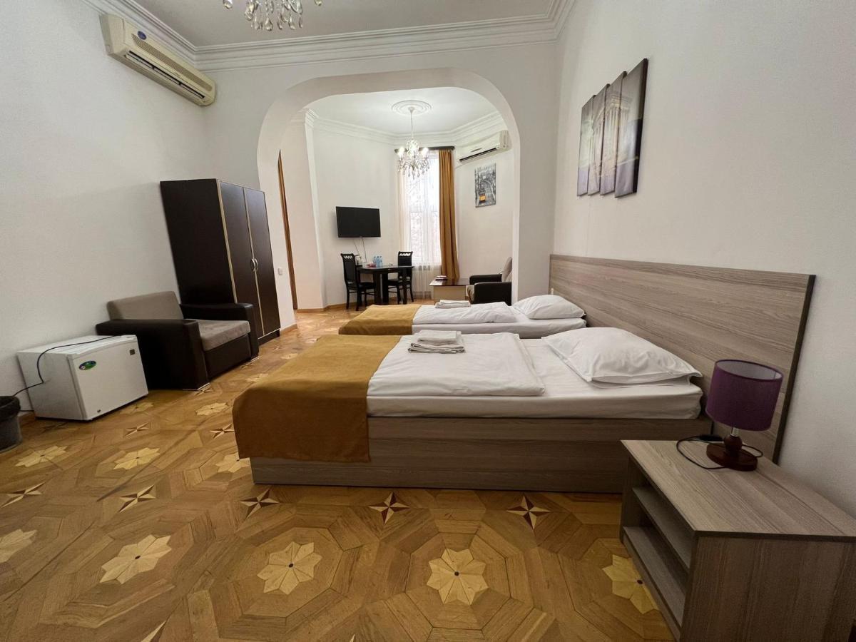 Olive Hotel Yerevan Bagian luar foto