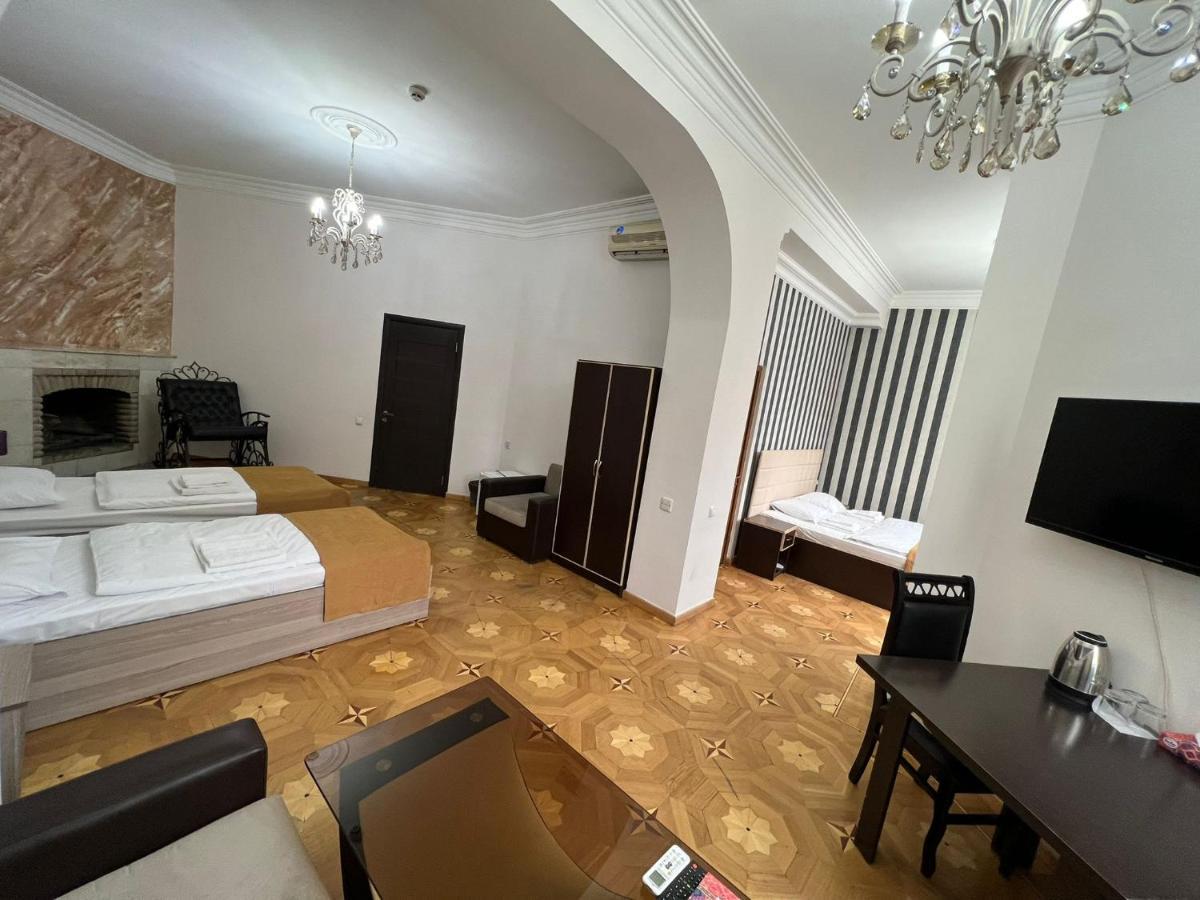 Olive Hotel Yerevan Bagian luar foto
