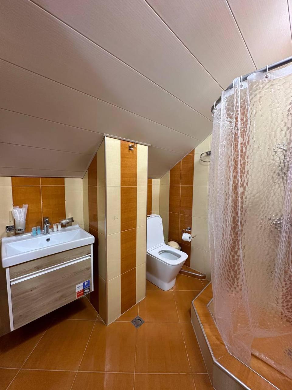 Olive Hotel Yerevan Bagian luar foto