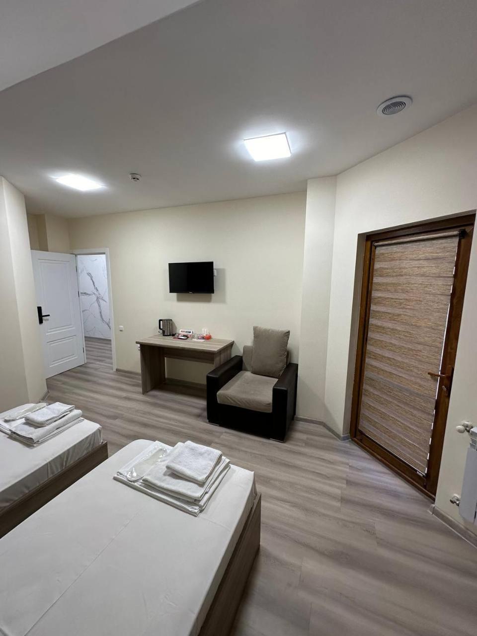 Olive Hotel Yerevan Bagian luar foto