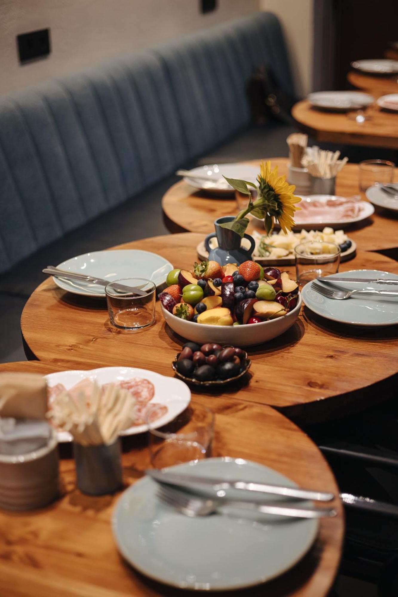 Olive Hotel Yerevan Bagian luar foto